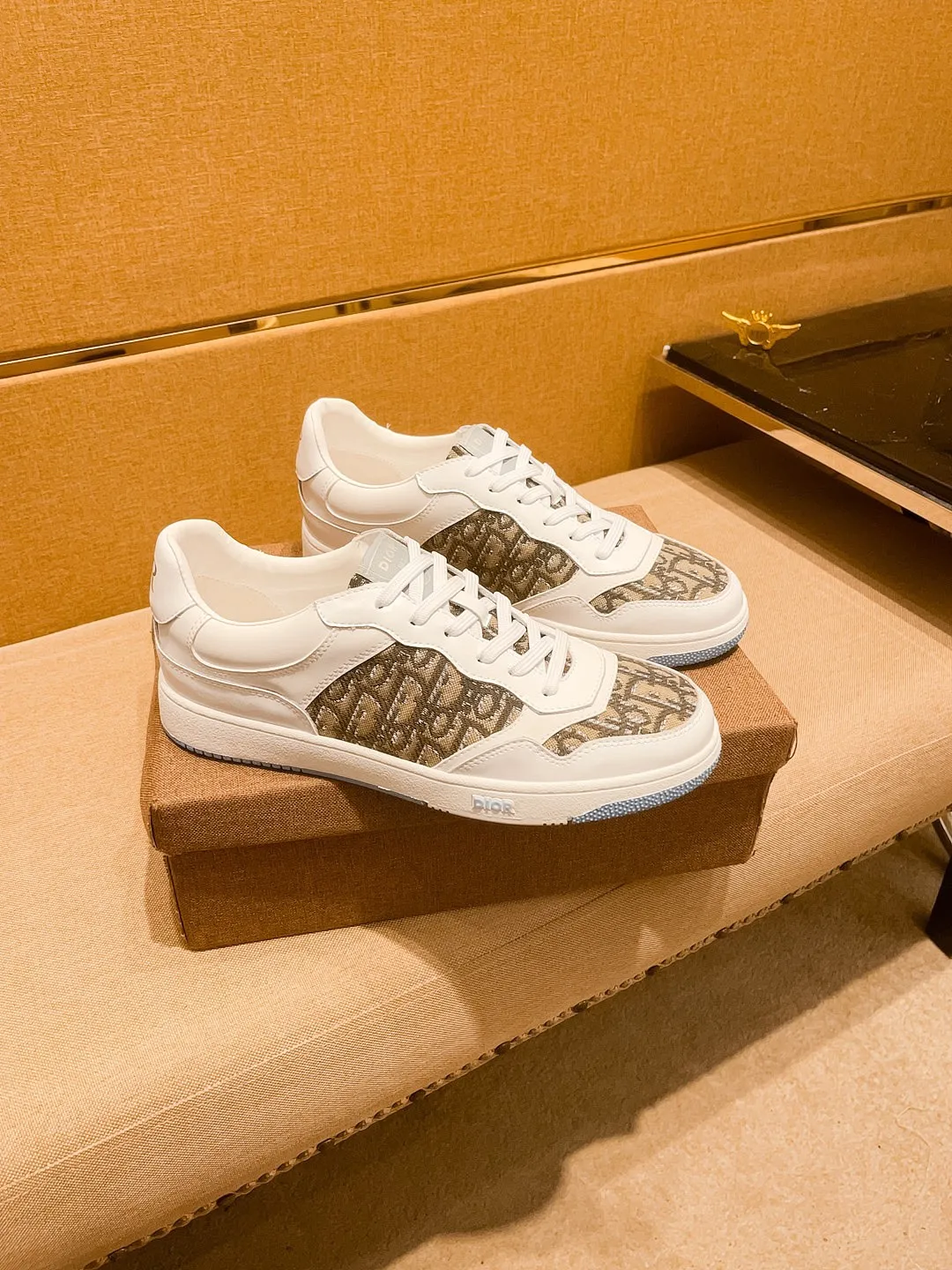 Men's shoes 💰 420💰【Dior】🔥 High-end men's shoes brand official website 1:1 latest masterpiece: the upper is made of Italian imported first-layer cowhide with a comfortable and breathable lining➕original non-slip and wear-resistant outsole🔥, making walking more convenient and comfortable! An exclusive new model, a stunning work, a beautiful 1:1 replica [color] compared to the official quality! Create a fashionable personality to set off your uniqueness! A must-have for trendy men! Classic🔥Size: 38-44 Color: 🔥Multiple colors available🔥.